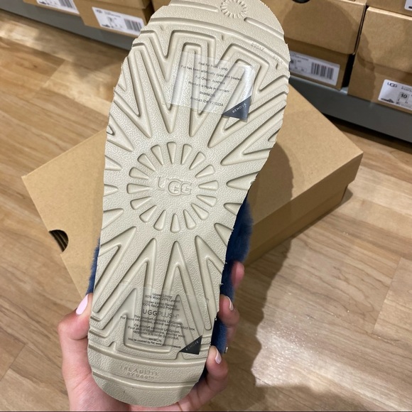 UGG | Cluggette Suede Sheepskin Lined Slippers In Ocean Blue NEW - Picture 13 of 13